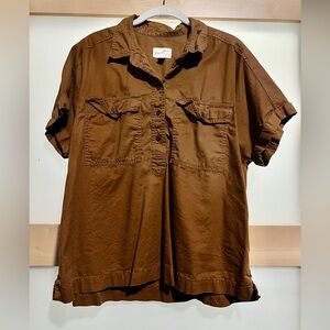 L dark gold collared short sleeve shirt